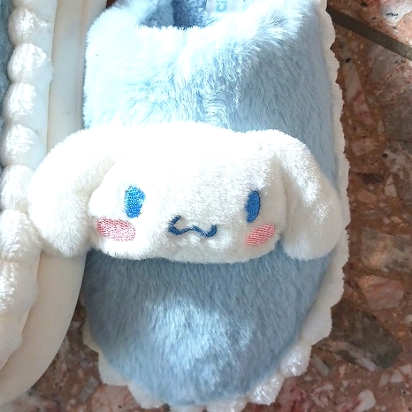 NWOT Cinnamoroll Sanrio Muti-Colored Plush Uniquely Designed Women's Slippers - Picture 7 of 11